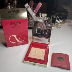 New. Valentino Go ClutchLight To Medium Matte powder