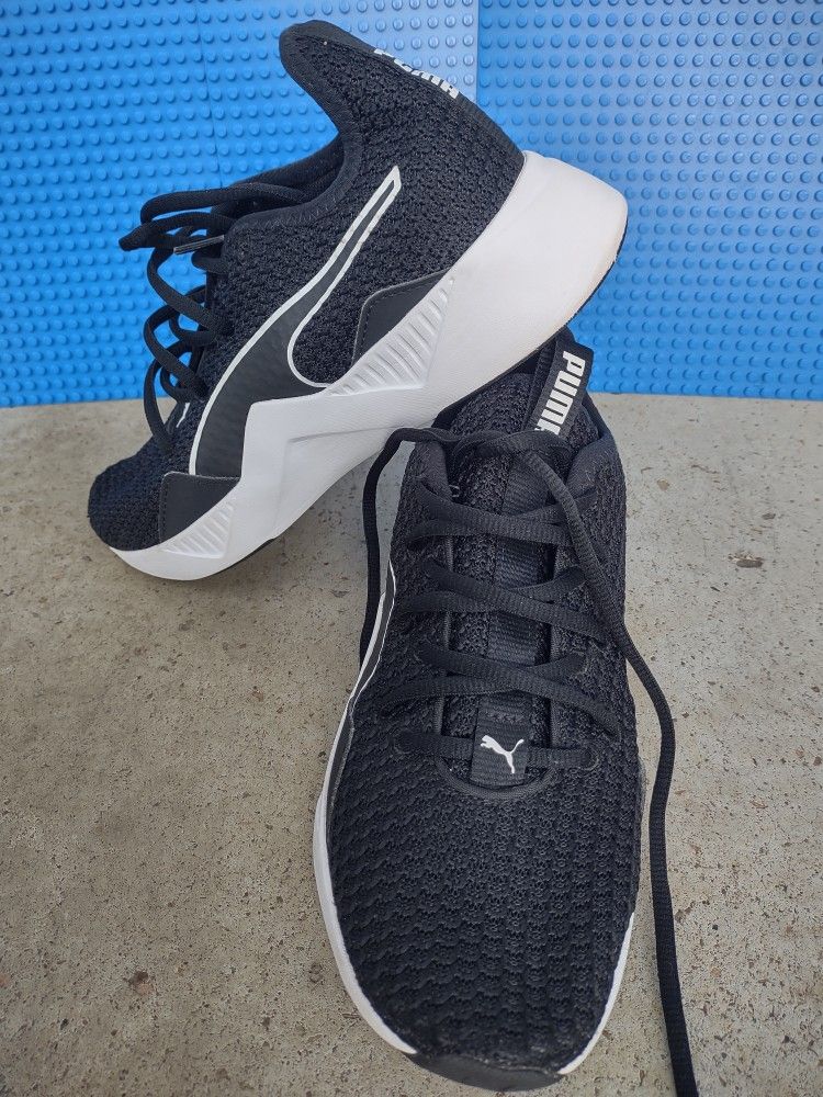 Women's Size 6.5 Puma Incite FS Athletic Casual Shoes