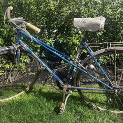 Vintage 60s Peugeot bike