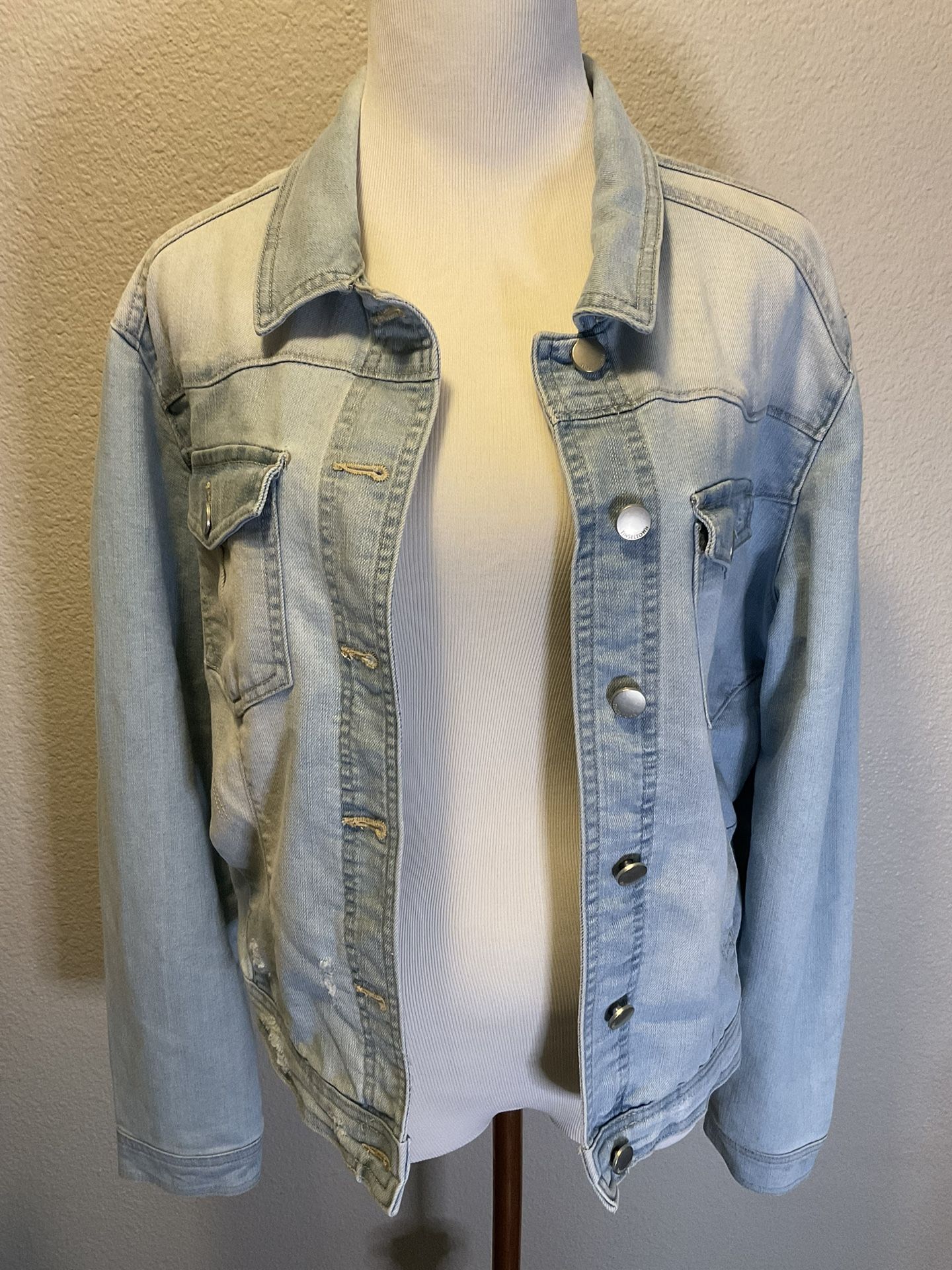 Women’s Tinsel Town Blue Denim Jacket / Size XL