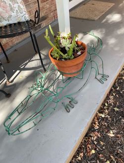 Large 56" Metal Crocodile Garden Statue W/ Center Planter Ring