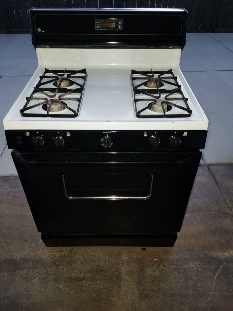 GENERAL ELECTRIC GAS OVEN & RANGE XL44 for Sale in Hesperia, CA OfferUp
