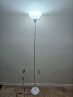 Lámpara de Piso/Floor Lamp