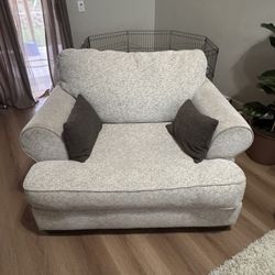 Ashley’s Couche/Chair 