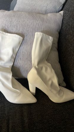 White boots size 8 new