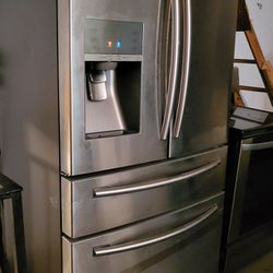 SAMSUNG. 23 cu. ft. Counter Depth 4-Door Refrigerator with FlexZone™ Drawer in Stainless Steel

