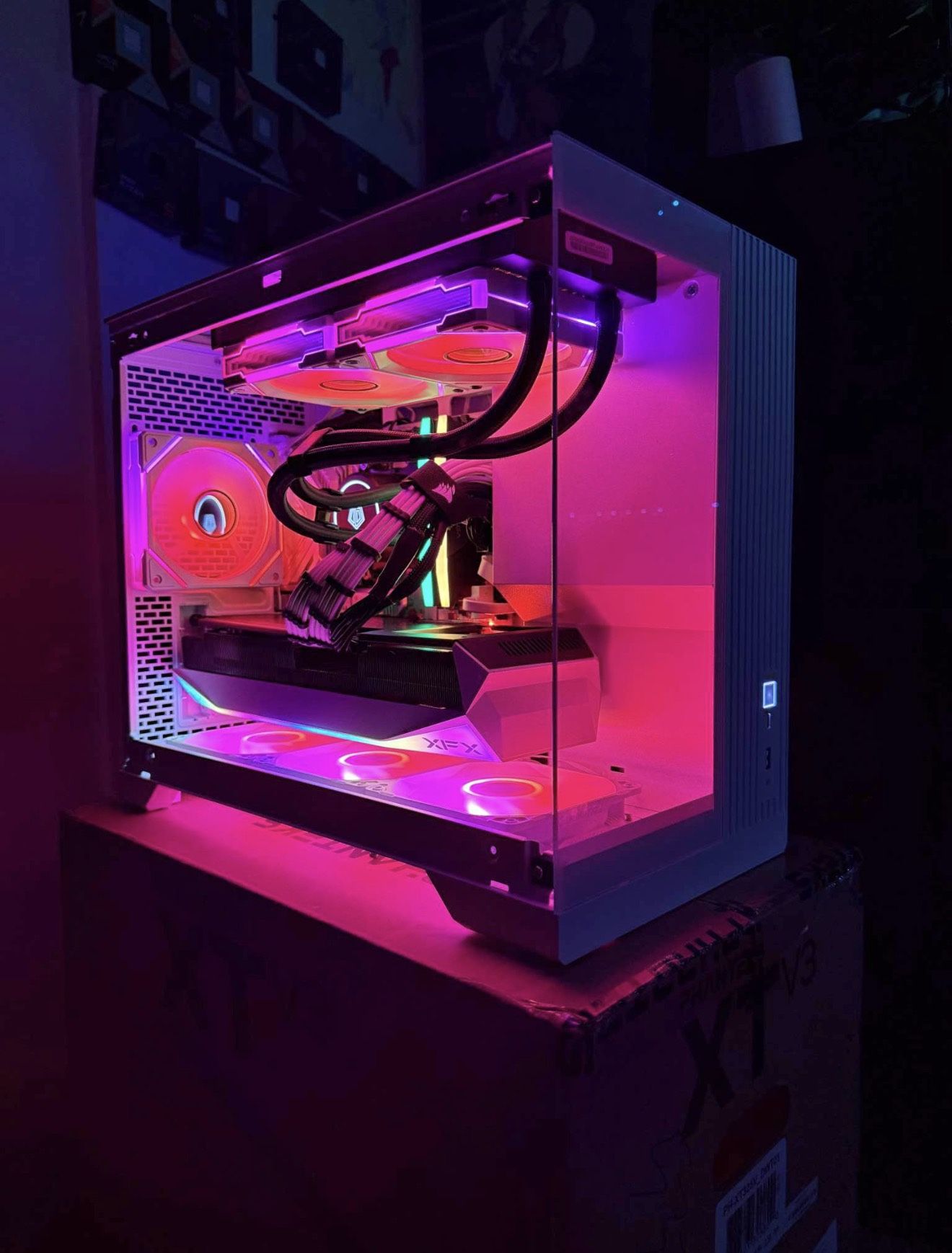 High End Gaming PC! | 7800X3D —— 9070XT Mercury OC