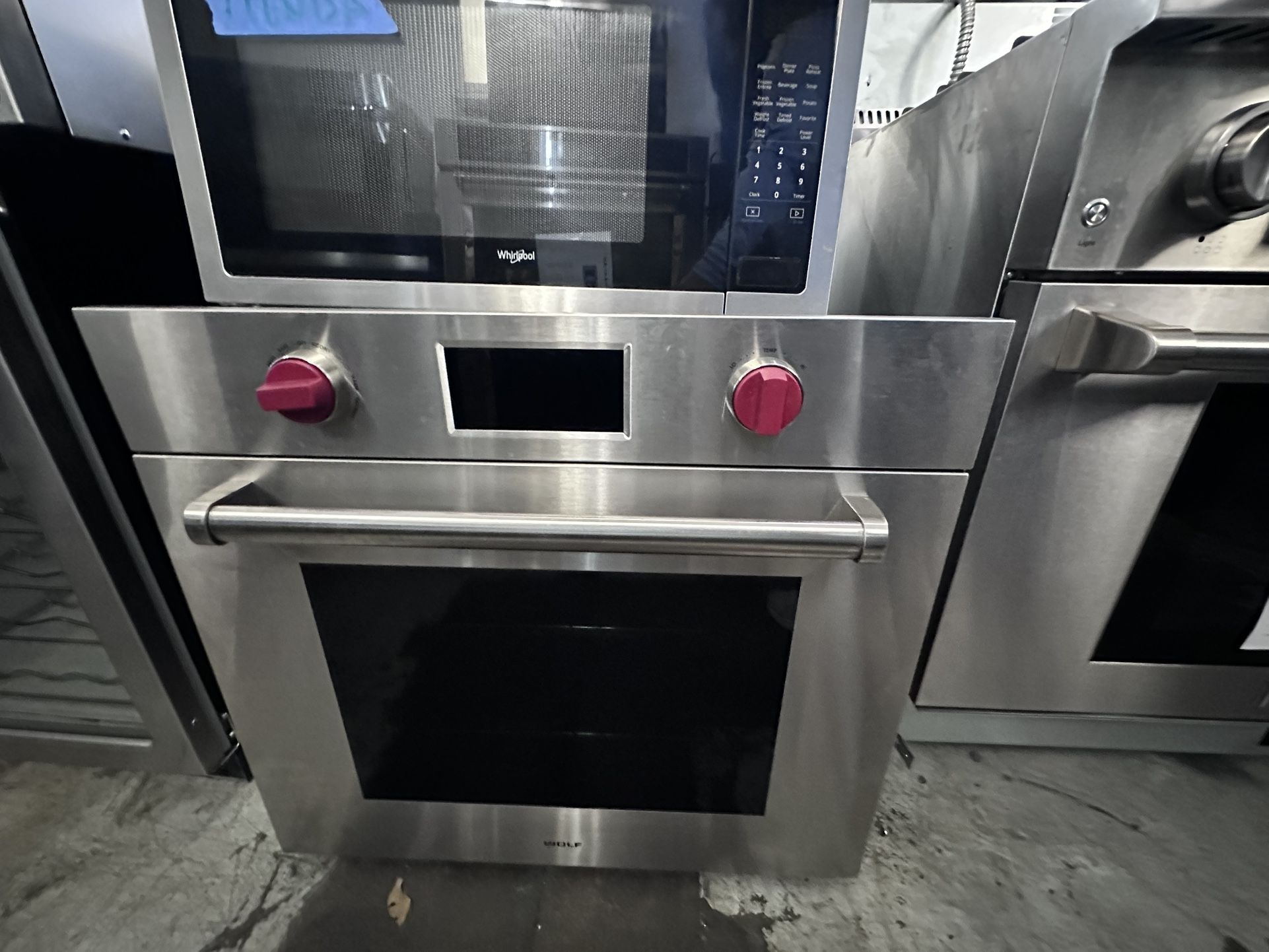 30” Wolf Electric Single Wall Oven