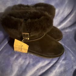 Bear paw Black Boots (new) 