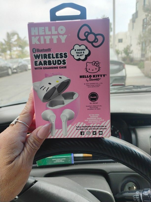 Sanrio Pink Hello Kitty Wireless Earbuds $15 Obo