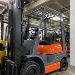 EXCELLENT Toyota forklift for sale LOW HOURS 