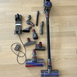 Lightly Used Dyson V7 Absolute Vacuum 