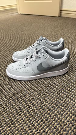 NIKE MENS COURT VISION LOW