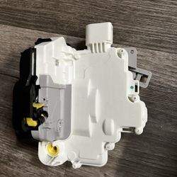 Front Right 4F1837016 And Left 4F1837015 Door Lock Latch Actuator Compatible with Audi A3 A6 S8 S6 A8 Quattro