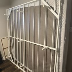 King Metal Platform Bed Frame 