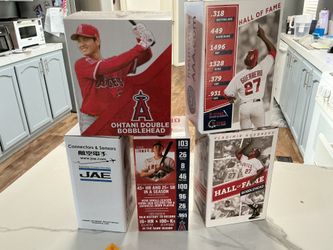 Ohtani / Guerrero Bobbleheads 