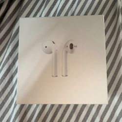Apple AirPods 1st Generation In-Ear Headsets with Charging Case - White