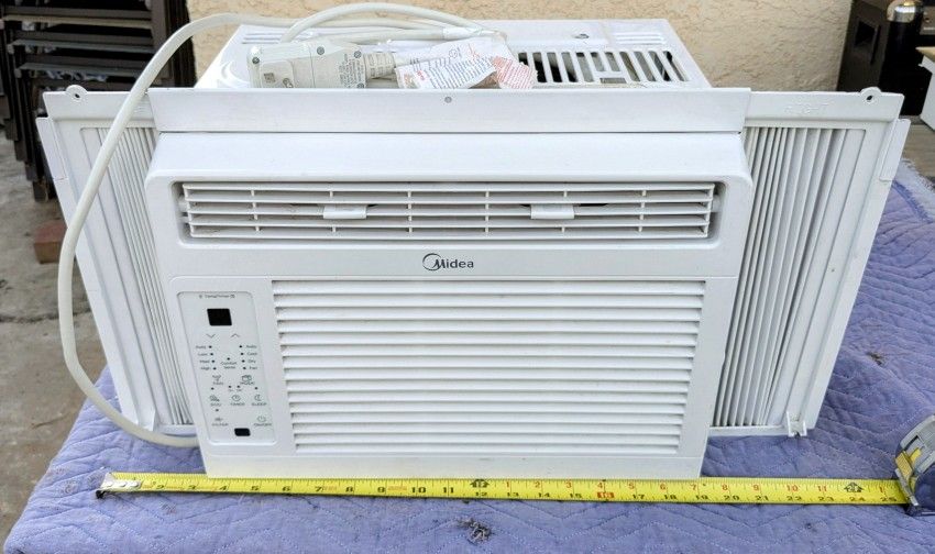 Window Air Conditioner- Midea 5000BTU Small 2022 Model Low Use • Air Conditioning, Window AC, Home Improvement, AC, Consumer Electronics, AC Electroni
