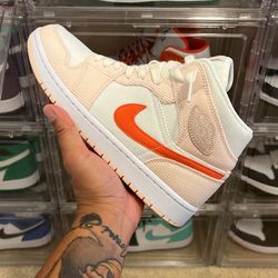 Jordan 1 Mid 