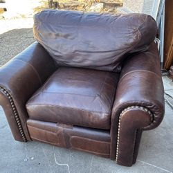 TOP GRAIN LEATHER OVER SIZED CHAIR