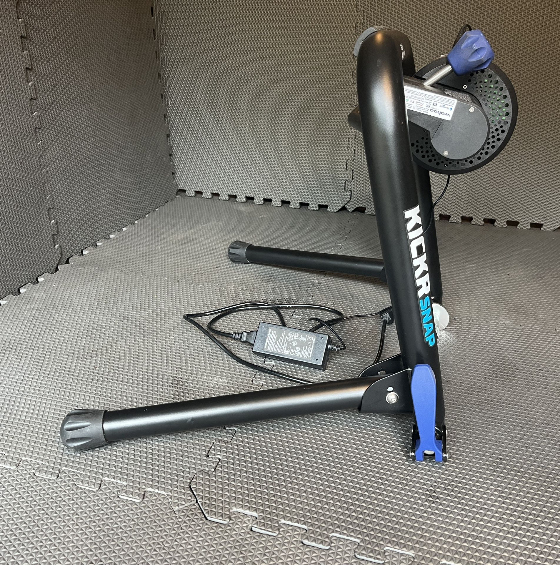 Wahoo KICKR SNAP Smart Wheel-On Indoor Bike Trainer