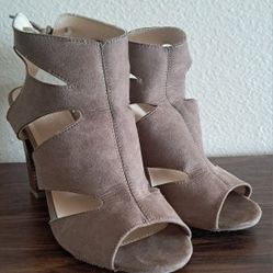 Charlotte Russe High Heel Size 8
