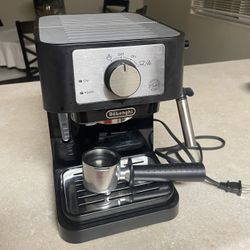 De’Longhi Compact Coffee Maker 