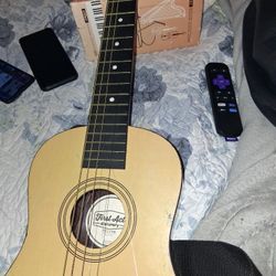 FIRST ACT DISCOVERY GUITAR 