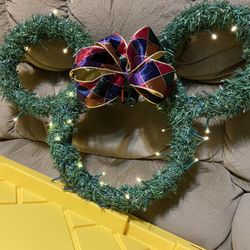 mickey christmas wreath