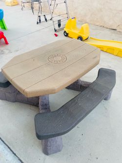 Step2 Picnic table
