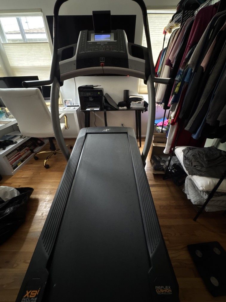 NordicTrack Commercial Grade Incline Treadmill