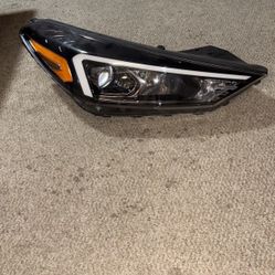 OEM 2019 2020 19 20 HYUNDAI TUCSON RIGHT RH SIDE HALOGEN HEADLIGHT without LED