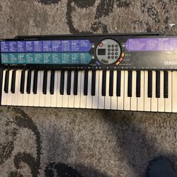 Yamaha PSR77