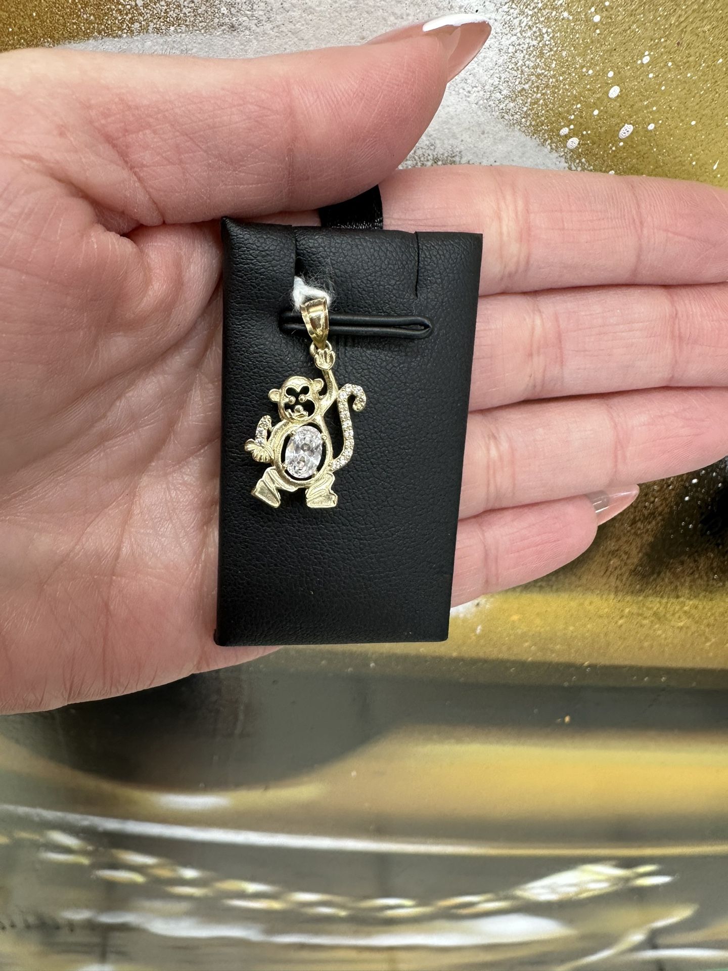 10k MONKEY CHARM 