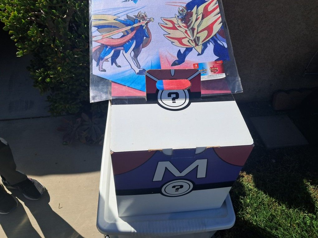 Pokémon Surprise Box