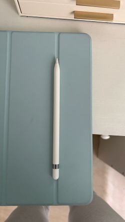 First Generation Apple Pencil + replacement tips