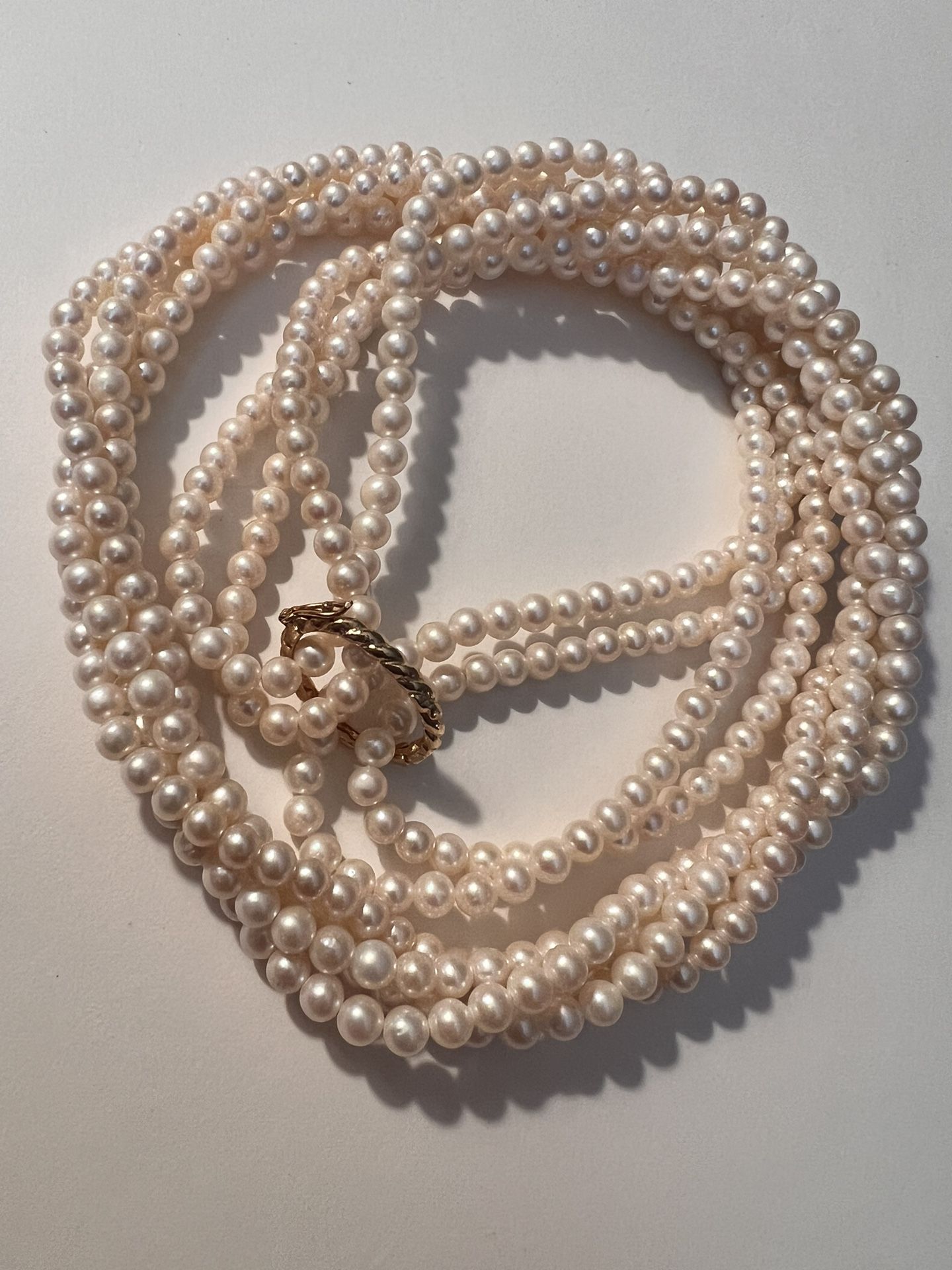 Beautiful, Elegant Vintage Pearl Necklace