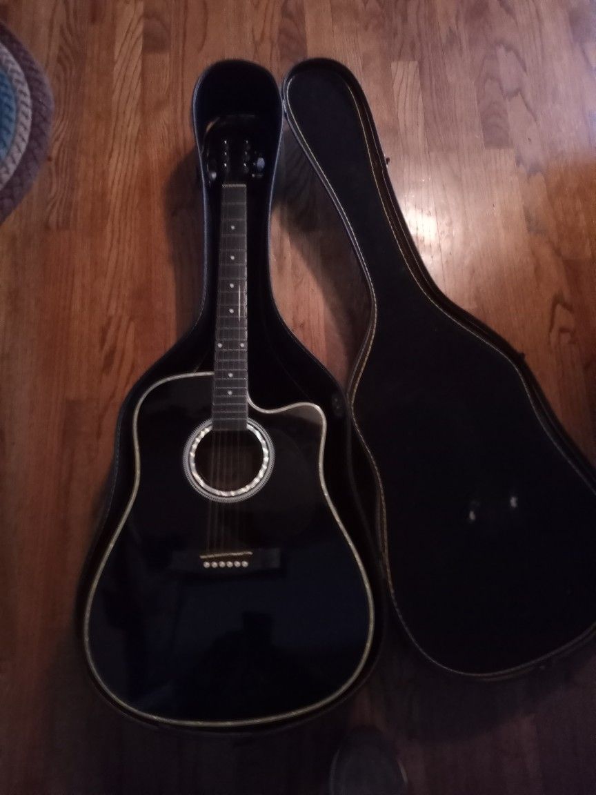 Esteban Acoustic Guitar