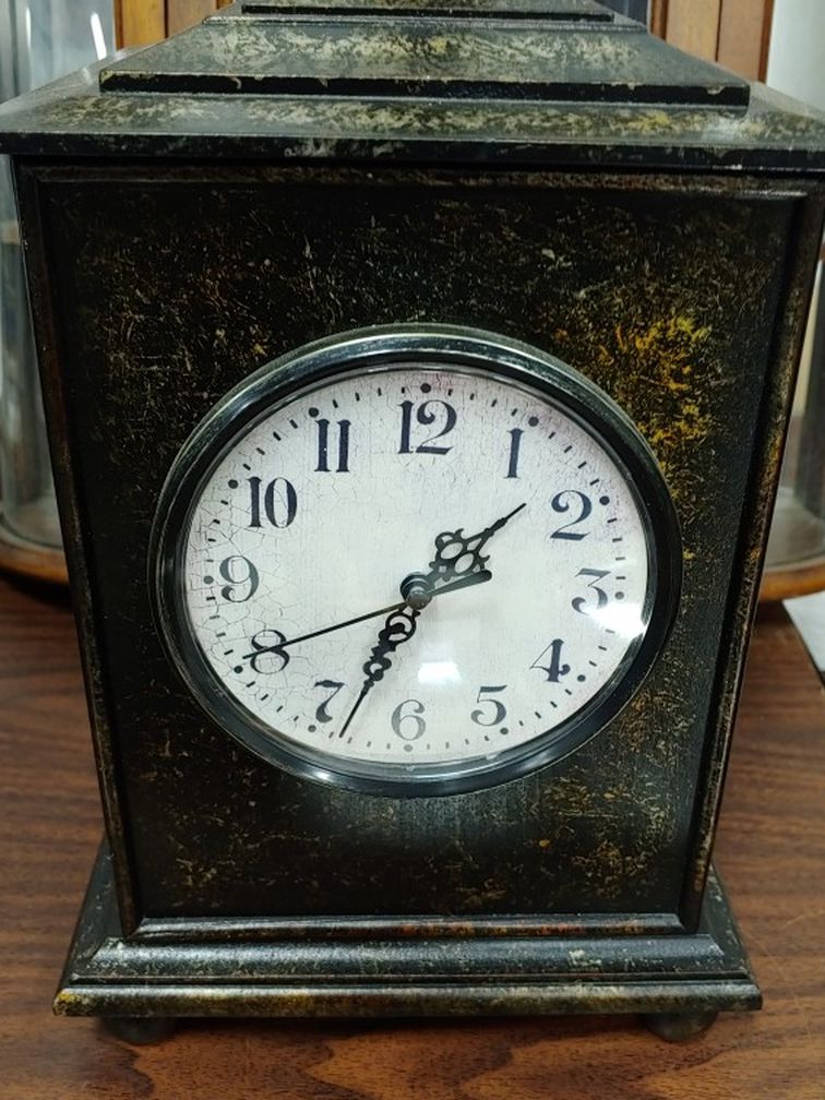 Metal Clock with storage
