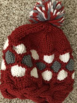 Girls winter beanie can fit a 5-7 year old