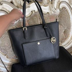 Authentic Shoes Most $300 Firm Purse Gucci Authentic $300 Prada $150 Green Shoes Man’s 8 Woman’s 9 $300 