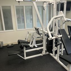 Paramount Fit 5000 Gym. 4 Weight Stacks. Delivery And Install Included
