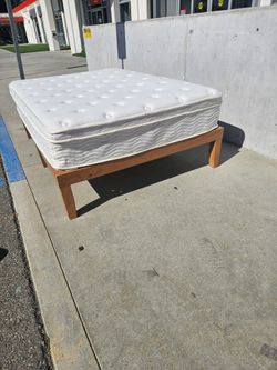 Full Size Bed With Mattress