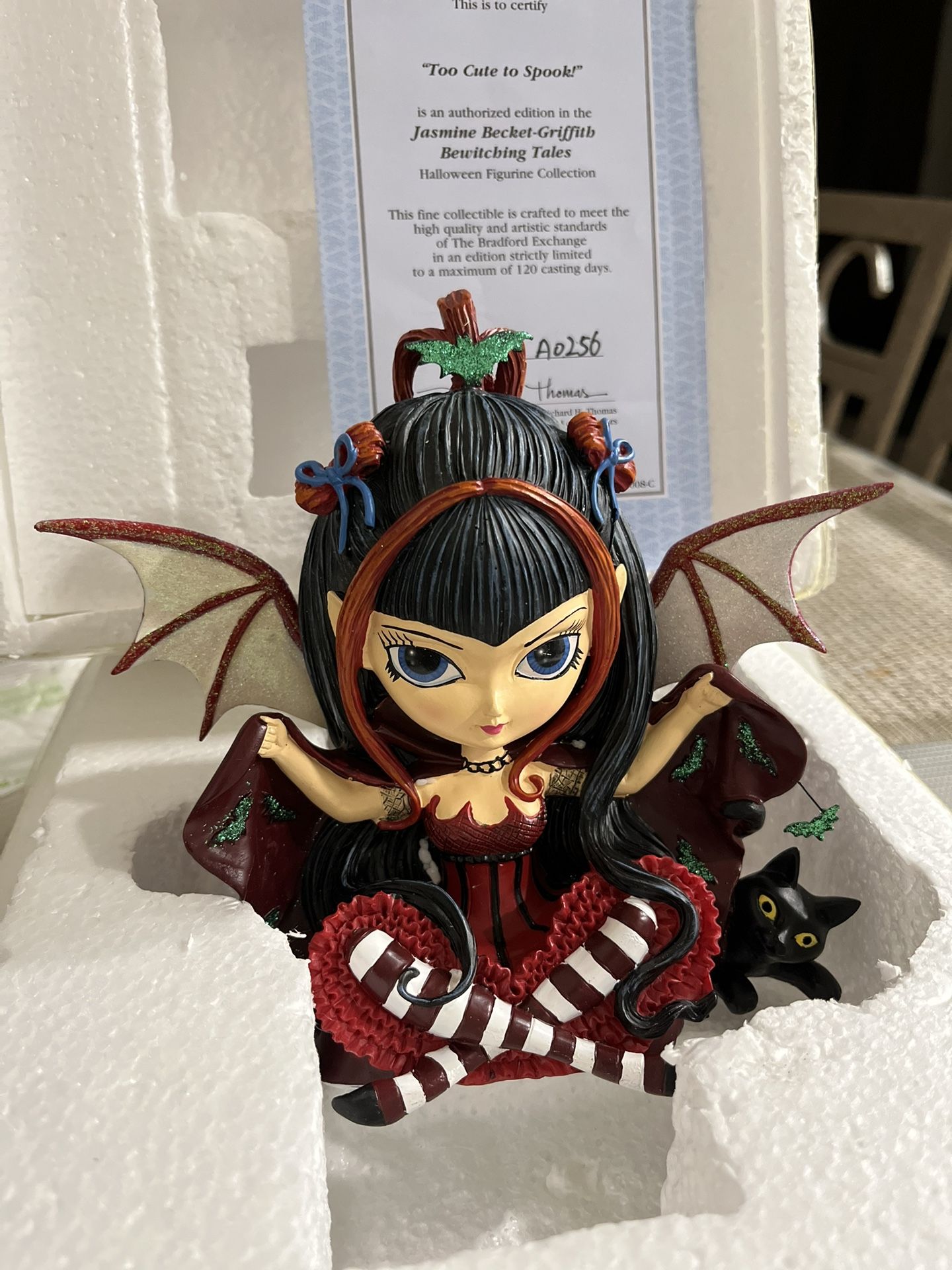 Figuras De Colección Con Certificado De Autenticidad 