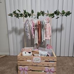 ITS A GIRL BABY SHOWER BASKET 