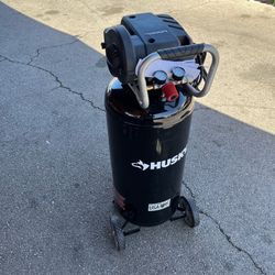 Husky 200PSI 20 Gallon Air Compressor.