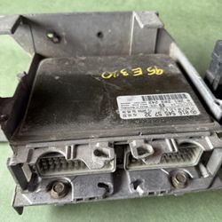 Mercedes Bens Engine Control 261 203 242 Or 016 545 57 32 W124 E320