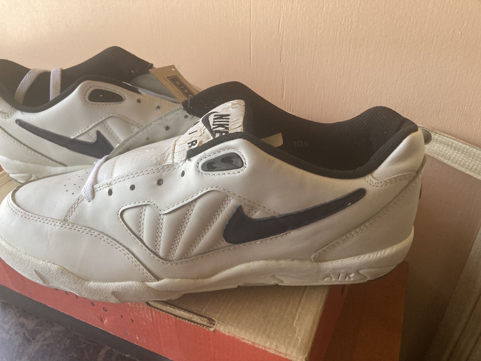 Brand New Vintage Nike Golf 10.5 Air Launch Shoes