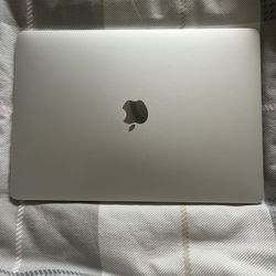 MacBook Pro 2019. No Scratches Crack On Screen. 
