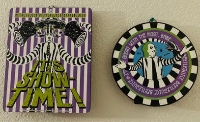 2x Beetlejuice Signs Hanging OR Free-Standing 10” & 8” Movie Memorabilia Tim Burton Halloween Horror